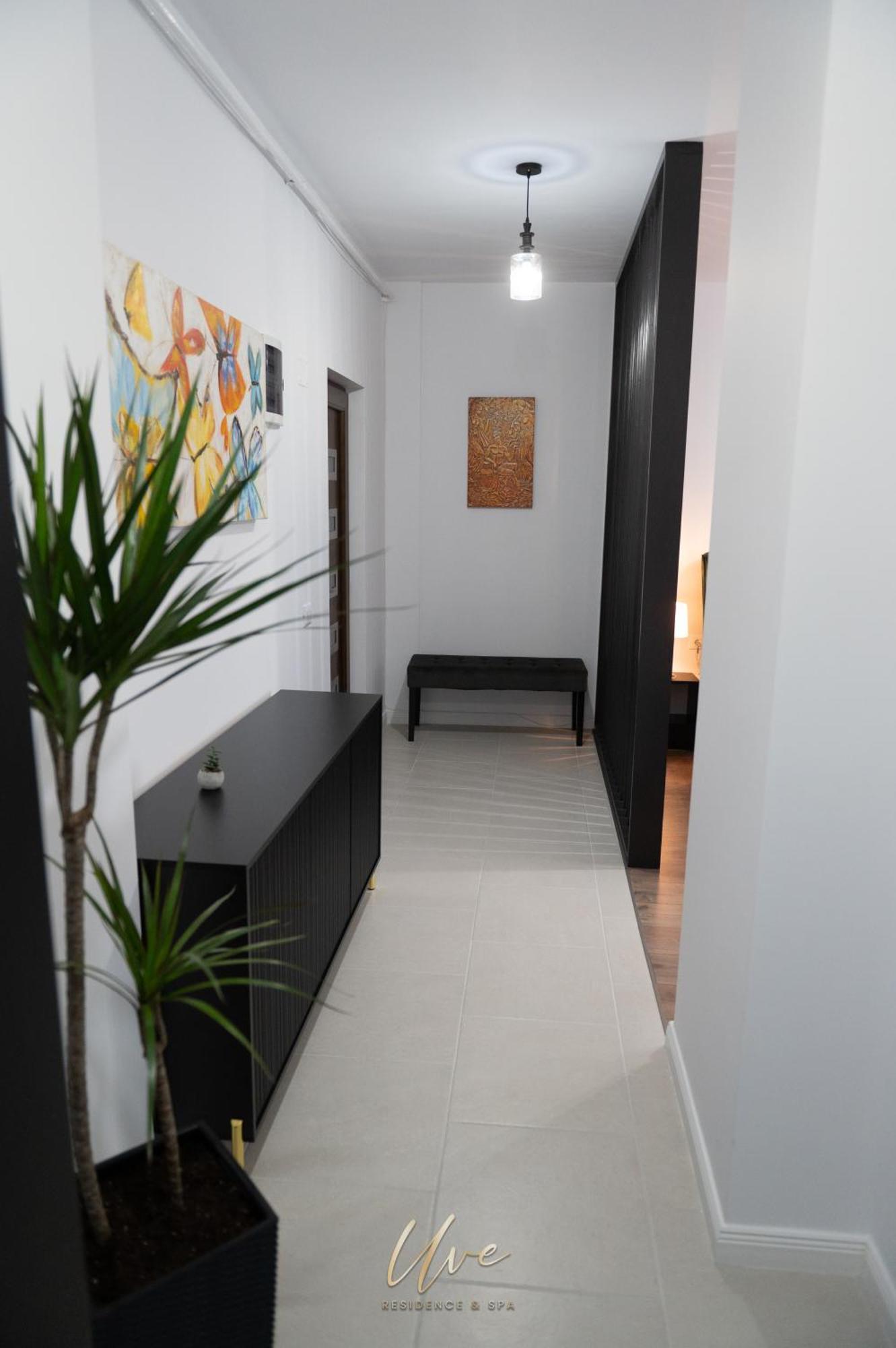 Uve Residence & Spa Piatra Neamt Exterior photo
