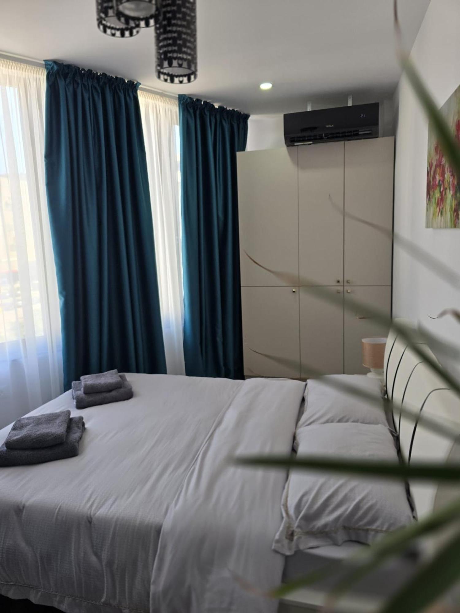 Uve Residence & Spa Piatra Neamt Exterior photo