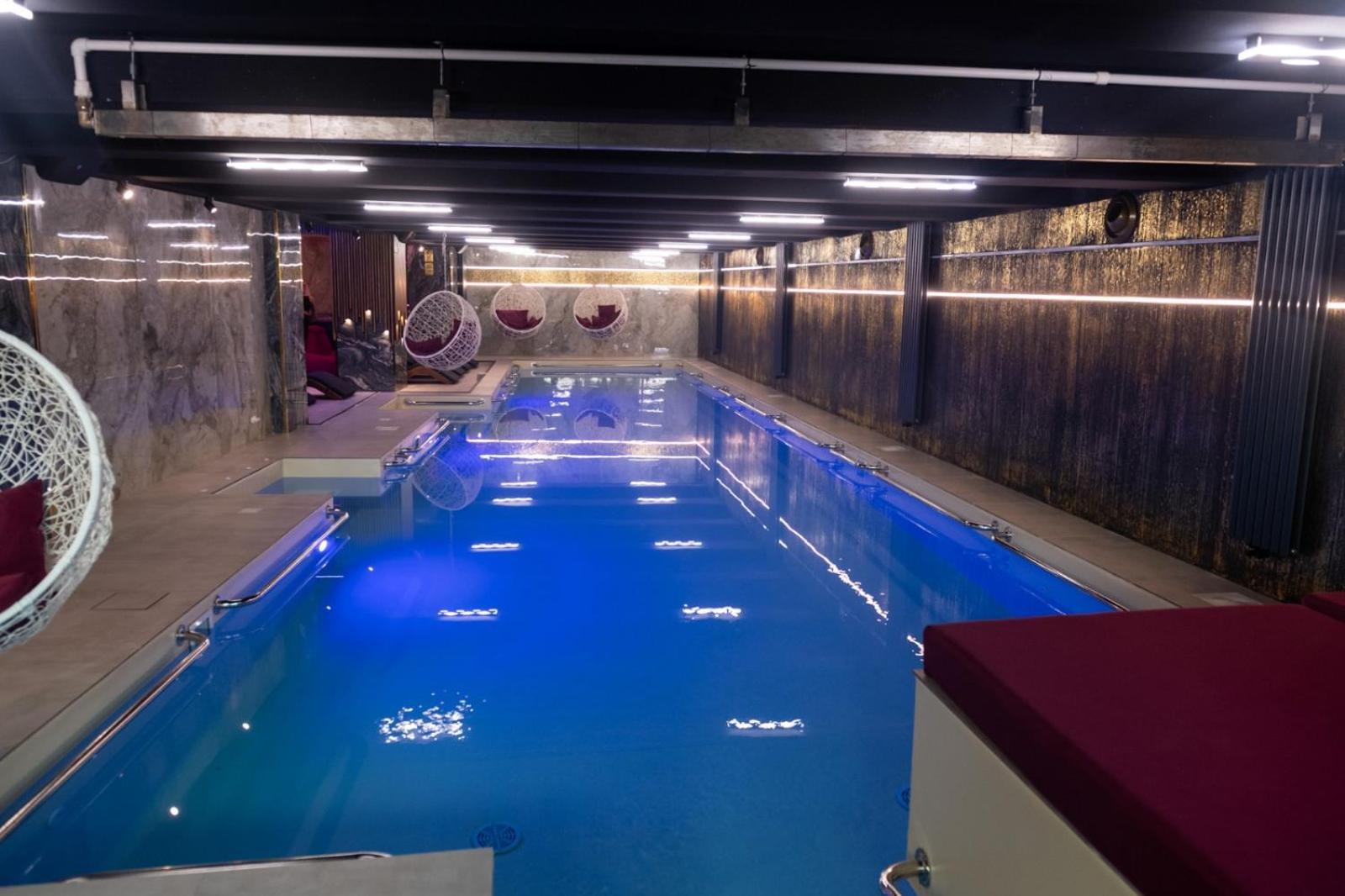 Uve Residence & Spa Piatra Neamt Exterior photo