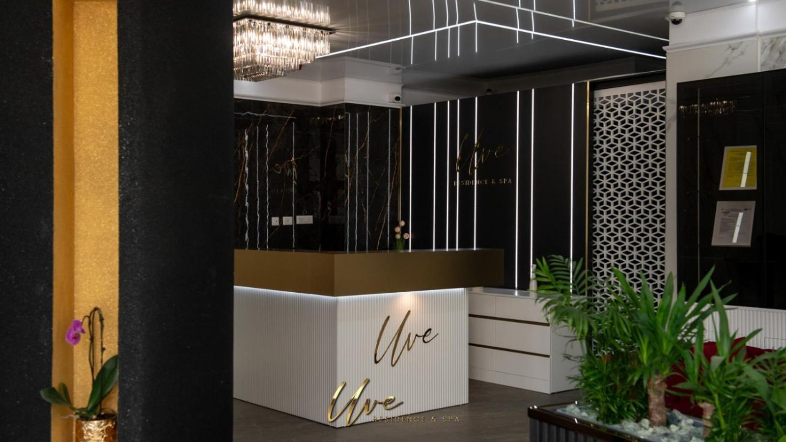 Uve Residence & Spa Piatra Neamt Exterior photo