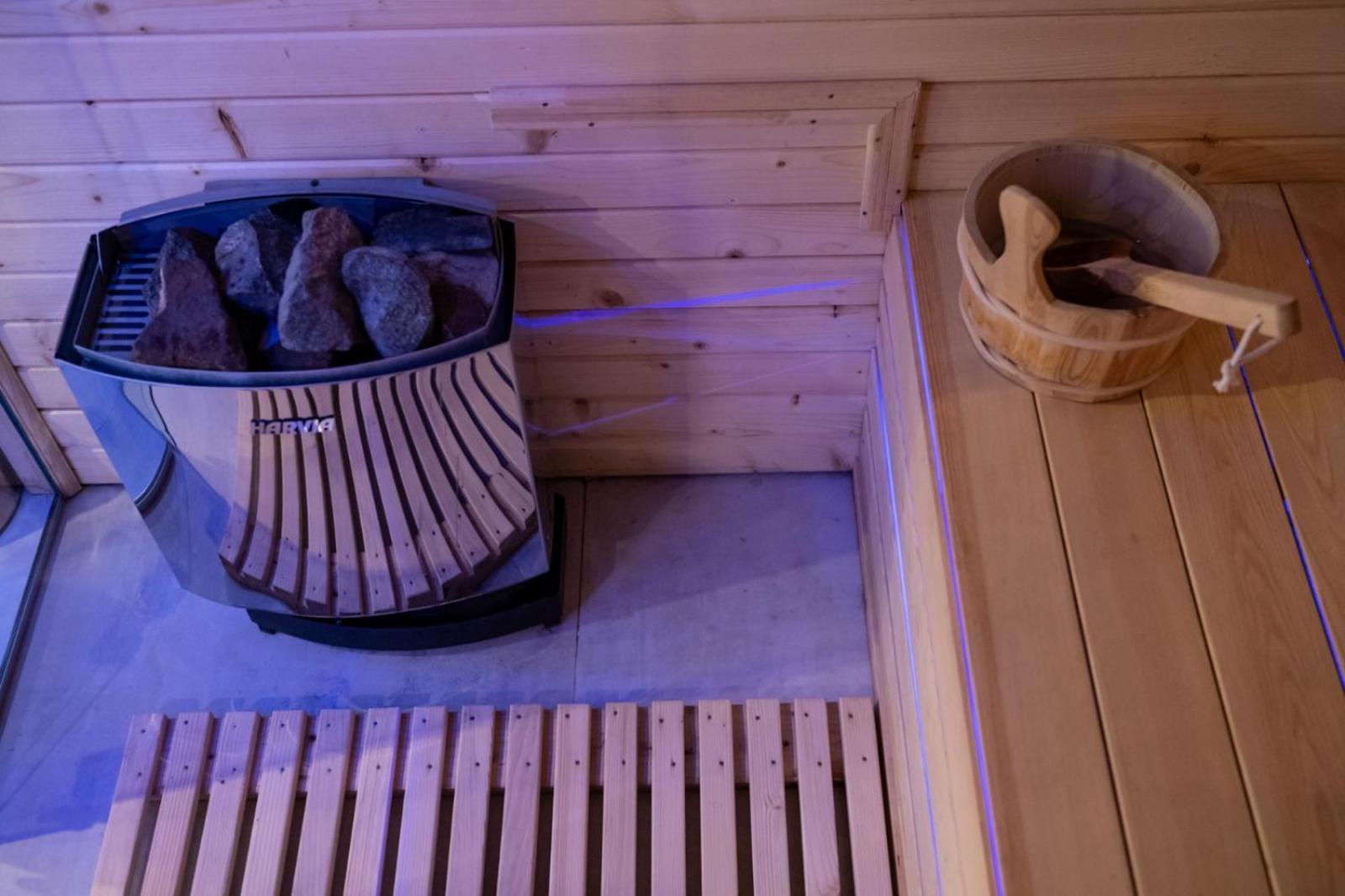 Uve Residence & Spa Piatra Neamt Exterior photo